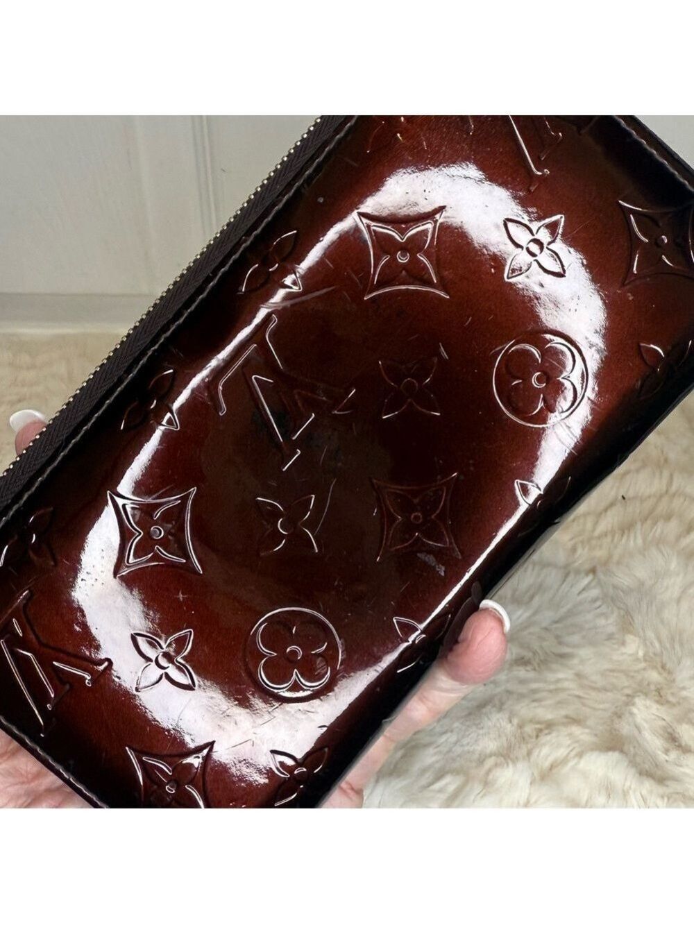 LOUIS VUITTON MONOGRAM VERNIS ZIPPY WALLET - Picture 4 of 16